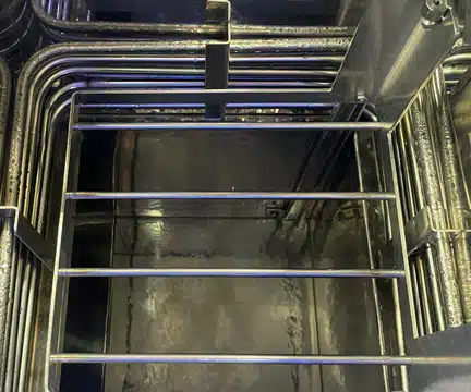 Vapour degreasing machine