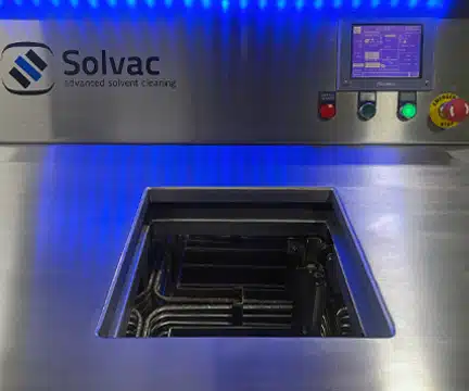 Vapour degreasing machine
